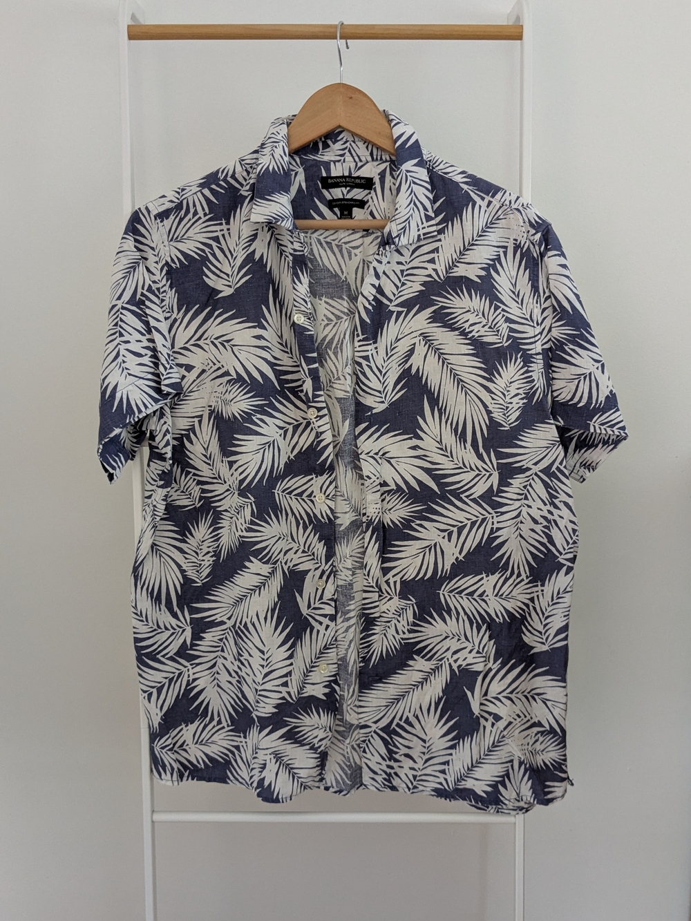 Banana Republic Men’s Button-down Palm Print Linen Shirt  | Camden Fit Medium